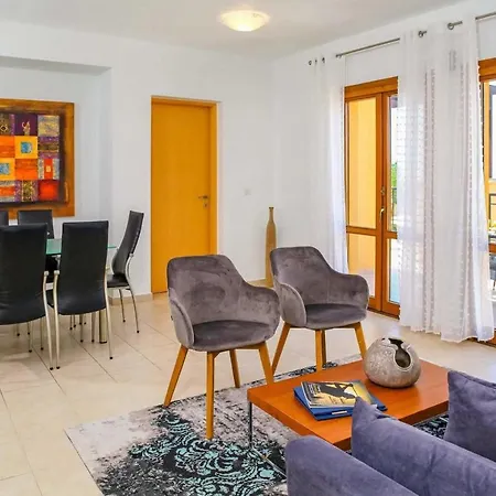 Theseus Village Aa12 Apartament